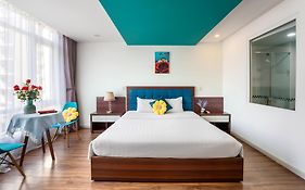 Rich Hotel